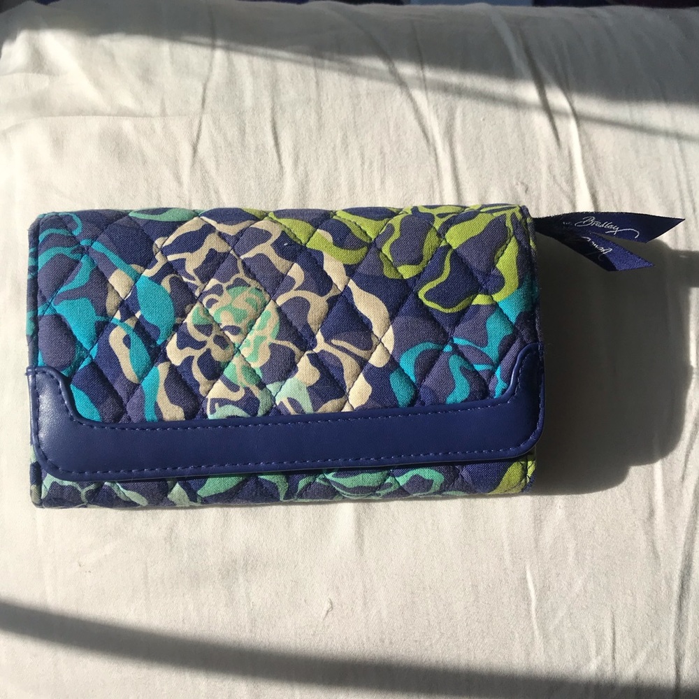vera bradley billfold